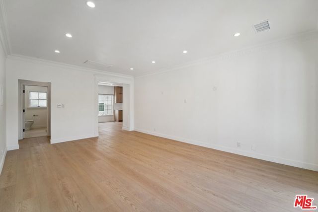 9122 W 3rd Street, Los Angeles, CA 90048
