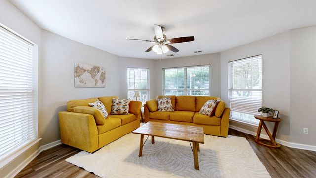 422 Randall Ln, La Vergne, TN 37086