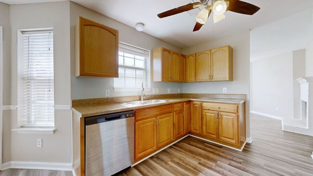 422 Randall Ln, La Vergne, TN 37086