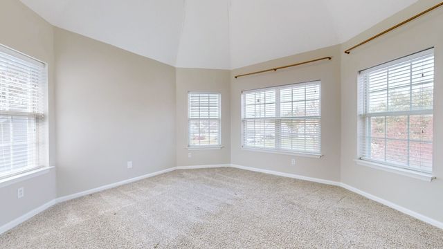 422 Randall Ln, La Vergne, TN 37086