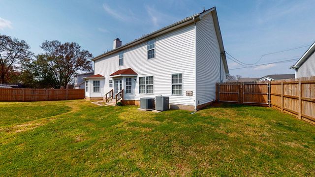 422 Randall Ln, La Vergne, TN 37086