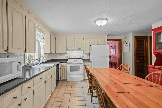 171 Pine St, Duxbury, MA 02332