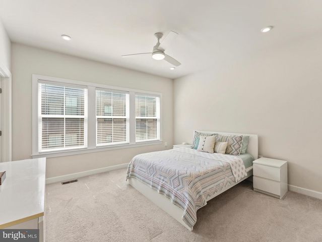 2841 HOKIE LN, Alexandria, VA 22306