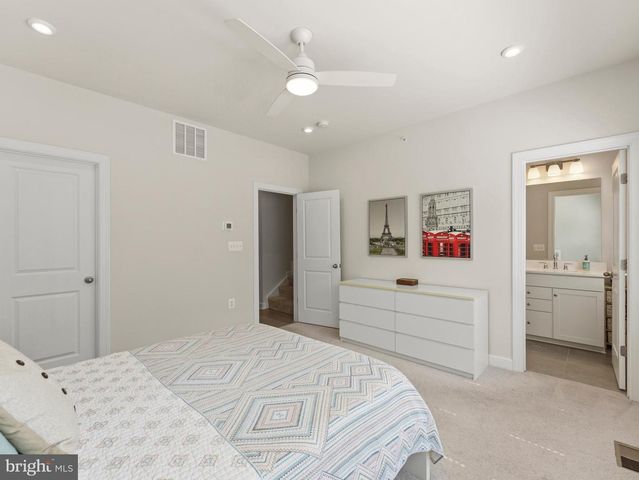 2841 HOKIE LN, Alexandria, VA 22306