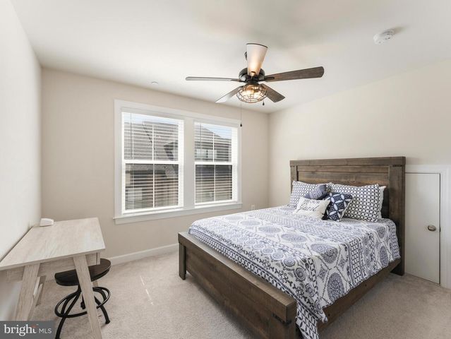 2841 HOKIE LN, Alexandria, VA 22306