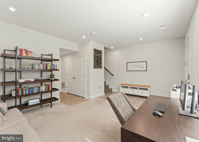 2841 HOKIE LN, Alexandria, VA 22306