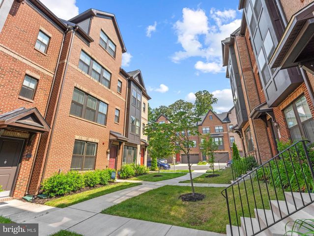 2841 HOKIE LN, Alexandria, VA 22306