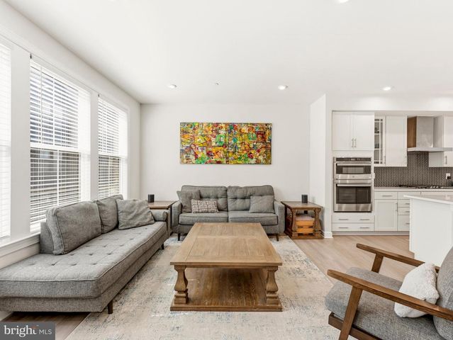 2841 HOKIE LN, Alexandria, VA 22306