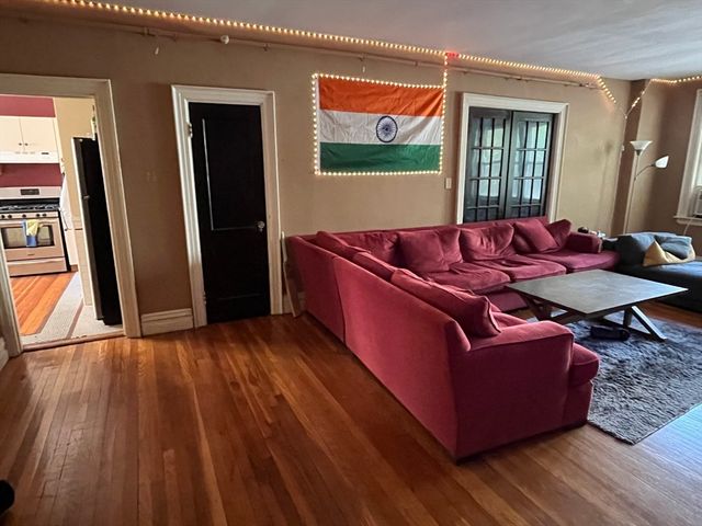 317 Saint Paul Street 1, Brookline, MA 02446