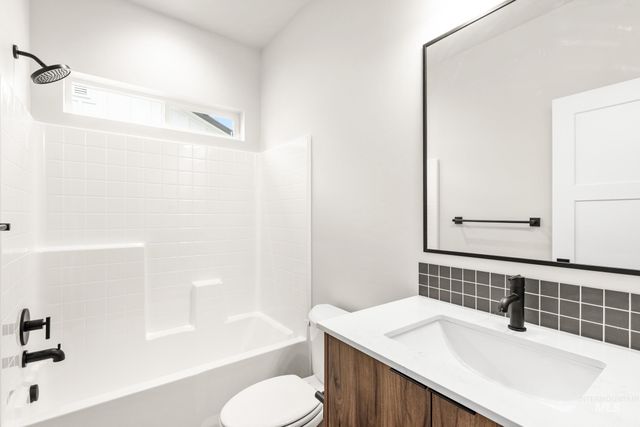 6741 S Harvest Cove Ave, Boise, ID 83709