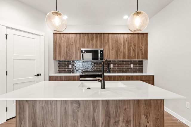 6741 S Harvest Cove Ave, Boise, ID 83709