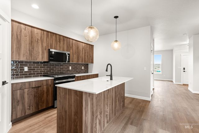 6741 S Harvest Cove Ave, Boise, ID 83709