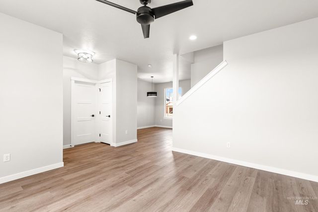 6741 S Harvest Cove Ave, Boise, ID 83709