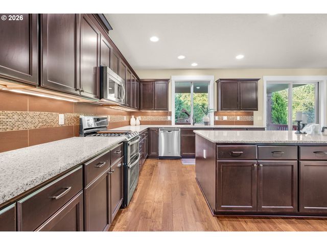 8034 Sw 195TH Ave, Beaverton, OR 97007