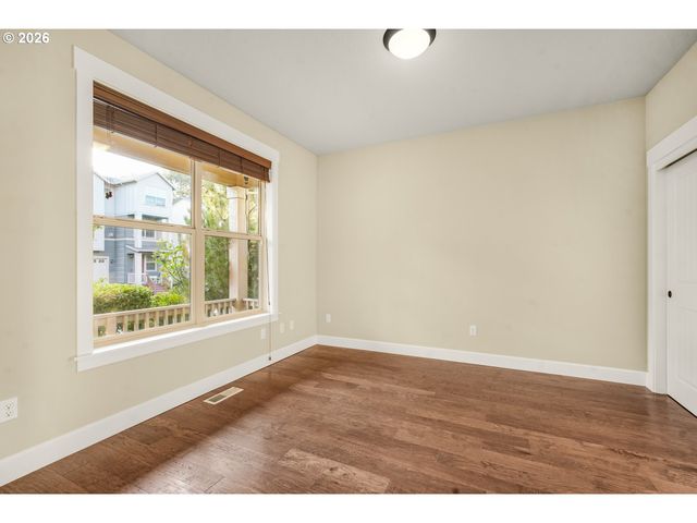 8034 Sw 195TH Ave, Beaverton, OR 97007