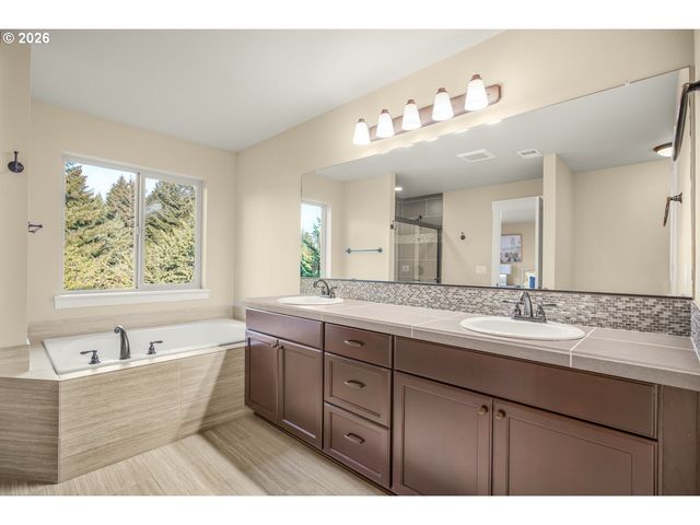 8034 Sw 195TH Ave, Beaverton, OR 97007