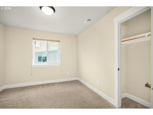 8034 Sw 195TH Ave, Beaverton, OR 97007