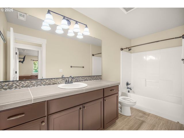 8034 Sw 195TH Ave, Beaverton, OR 97007