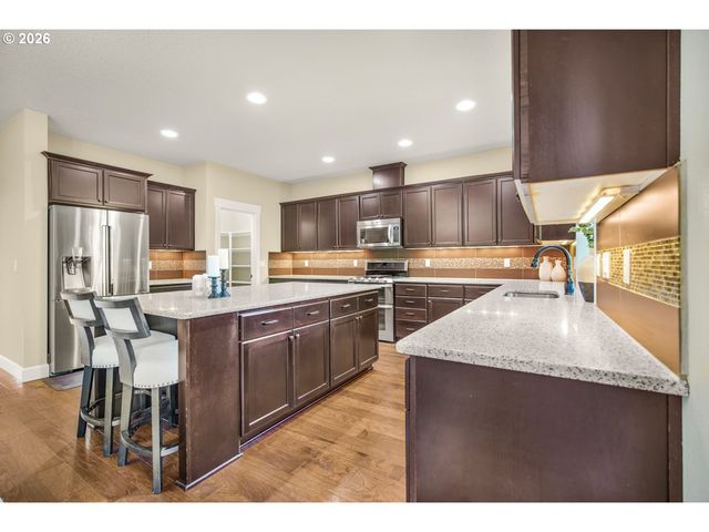 8034 Sw 195TH Ave, Beaverton, OR 97007