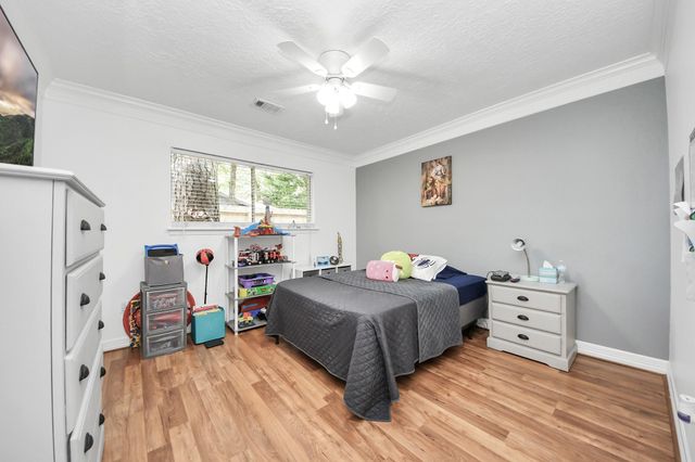 24 Woody Creek Drive, Conroe, TX 77301