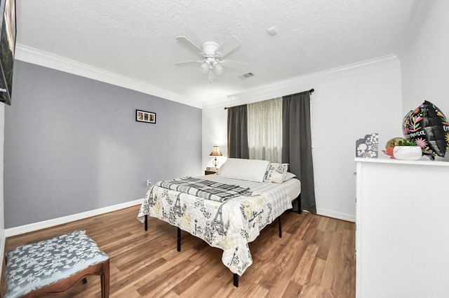 24 Woody Creek Drive, Conroe, TX 77301