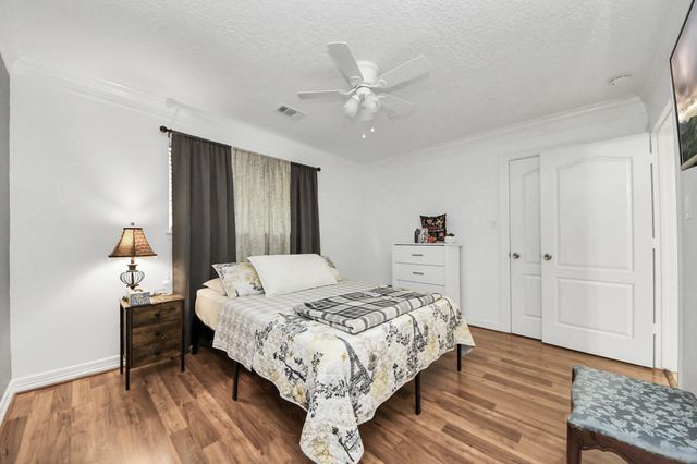 24 Woody Creek Drive, Conroe, TX 77301