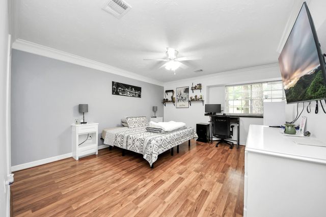 24 Woody Creek Drive, Conroe, TX 77301