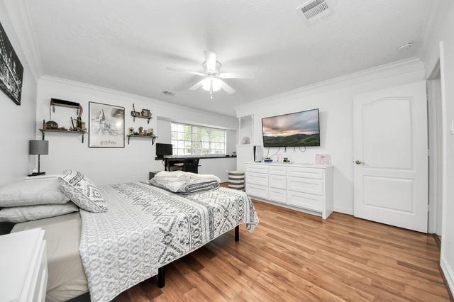24 Woody Creek Drive, Conroe, TX 77301