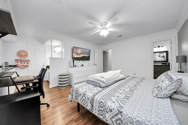 24 Woody Creek Drive, Conroe, TX 77301