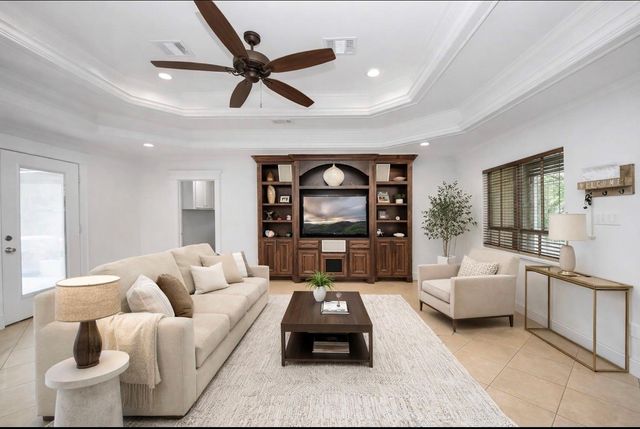 24 Woody Creek Drive, Conroe, TX 77301