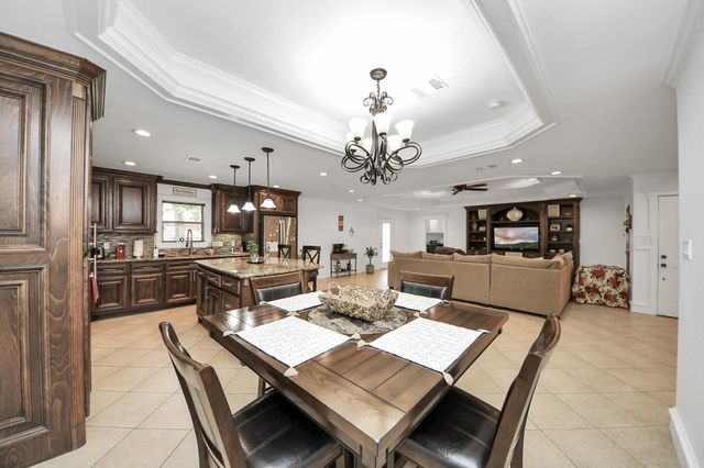 24 Woody Creek Drive, Conroe, TX 77301