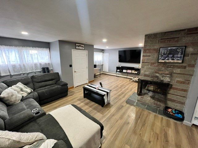 77 Fulton St, Fall River, MA 02720