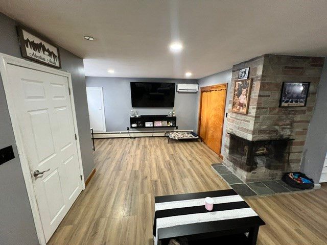 77 Fulton St, Fall River, MA 02720
