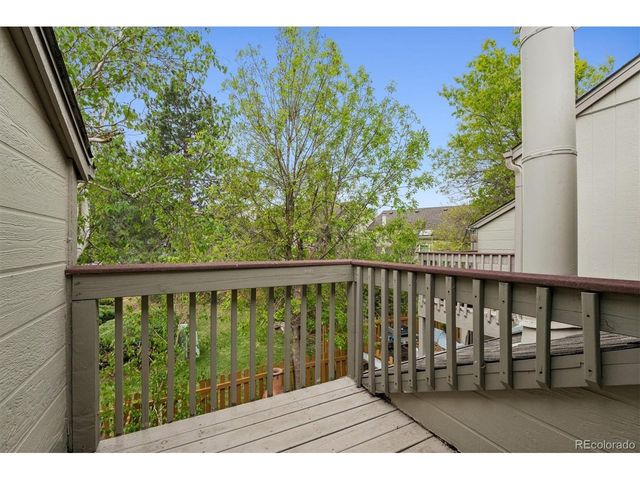 1039 E Moorhead Cir, Boulder, CO 80305