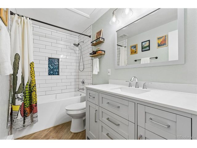 1039 E Moorhead Cir, Boulder, CO 80305