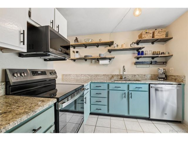 1039 E Moorhead Cir, Boulder, CO 80305