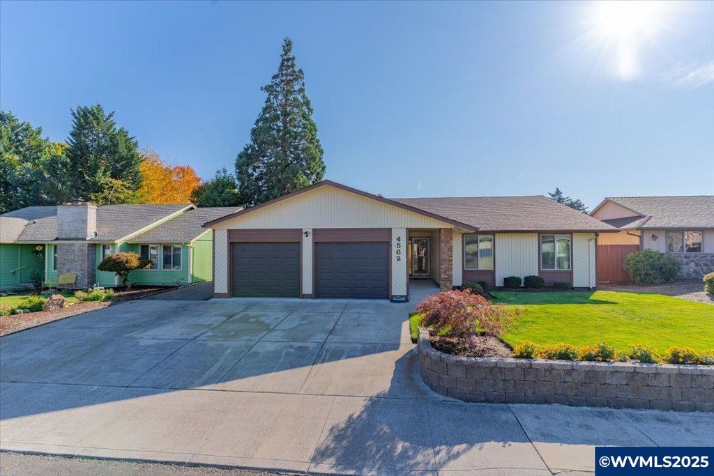 Image 1 of property listing at 4562 Johnisee Ct NE, Salem, OR 97305