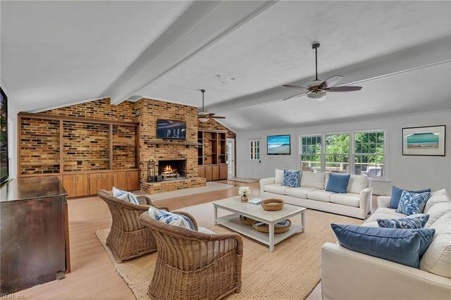 1224 Lawrence Grey DR, Virginia Beach, VA 23455