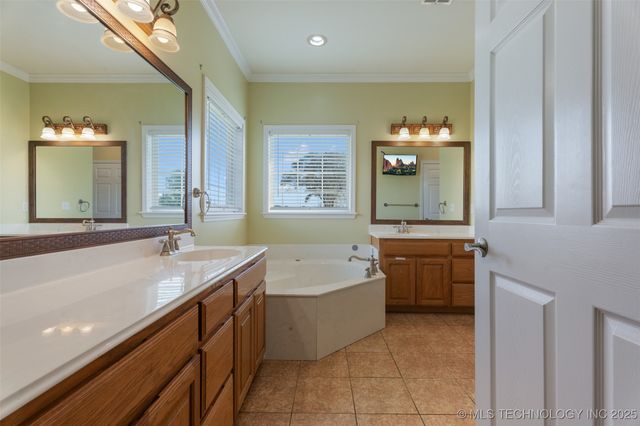 24946 S 4370 Road, Vinita, OK 74301