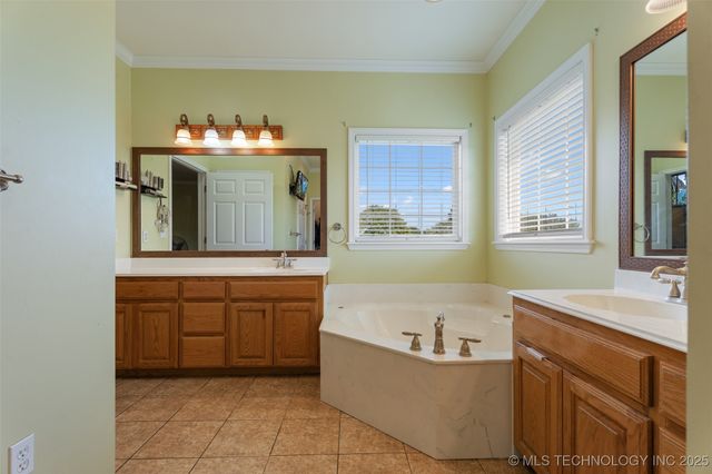 24946 S 4370 Road, Vinita, OK 74301