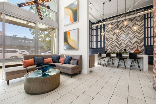 901 Jefferson St. 108, Oakland, CA 94607