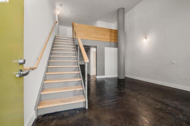 901 Jefferson St. 108, Oakland, CA 94607