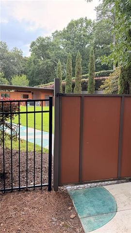 1685 Chevron Way, Sandy Springs, GA 30350