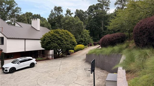 1685 Chevron Way, Sandy Springs, GA 30350