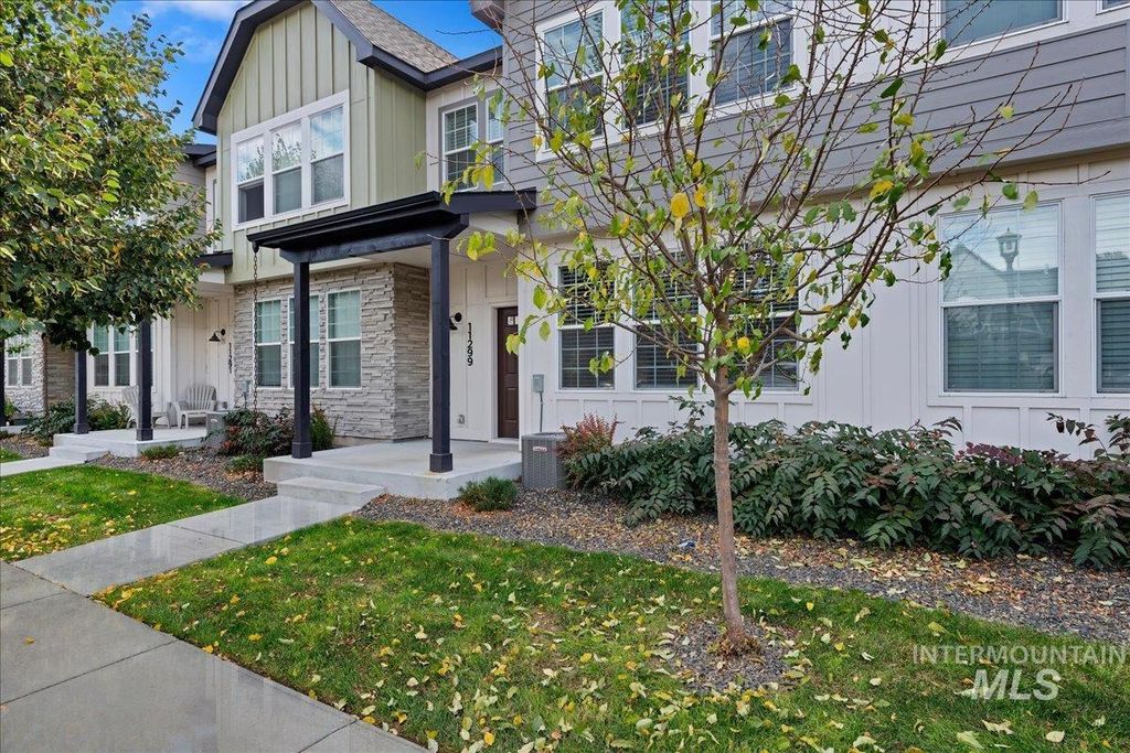 11299 W Knightsbridge Ct, Boise, ID 83713 photo 2