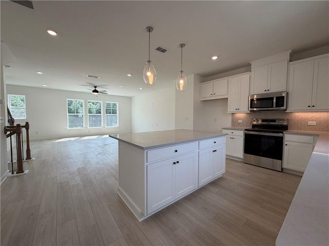 2712 Dreycott Lane, Lawrenceville, GA 30043