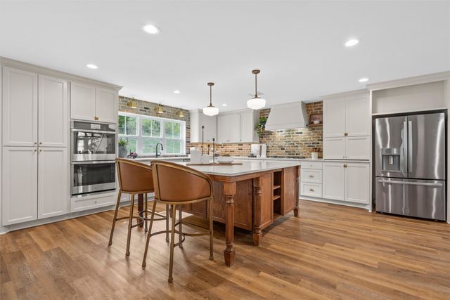 310 Rabbit Hill, Lorena, TX 76655