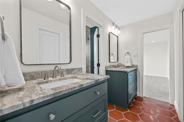 310 Rabbit Hill, Lorena, TX 76655