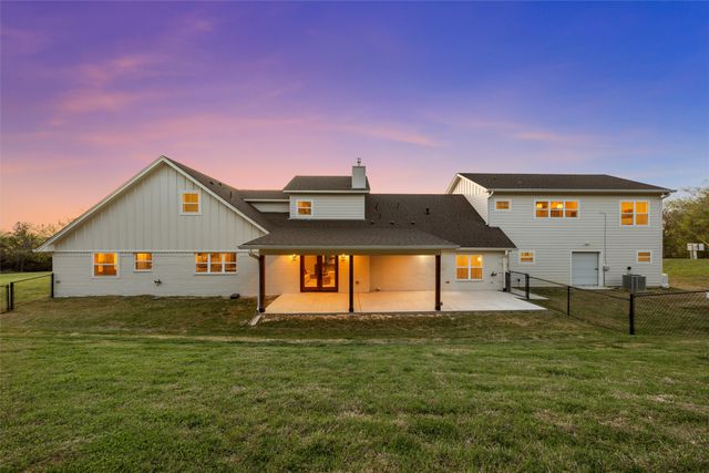 310 Rabbit Hill, Lorena, TX 76655