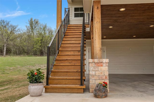 310 Rabbit Hill, Lorena, TX 76655